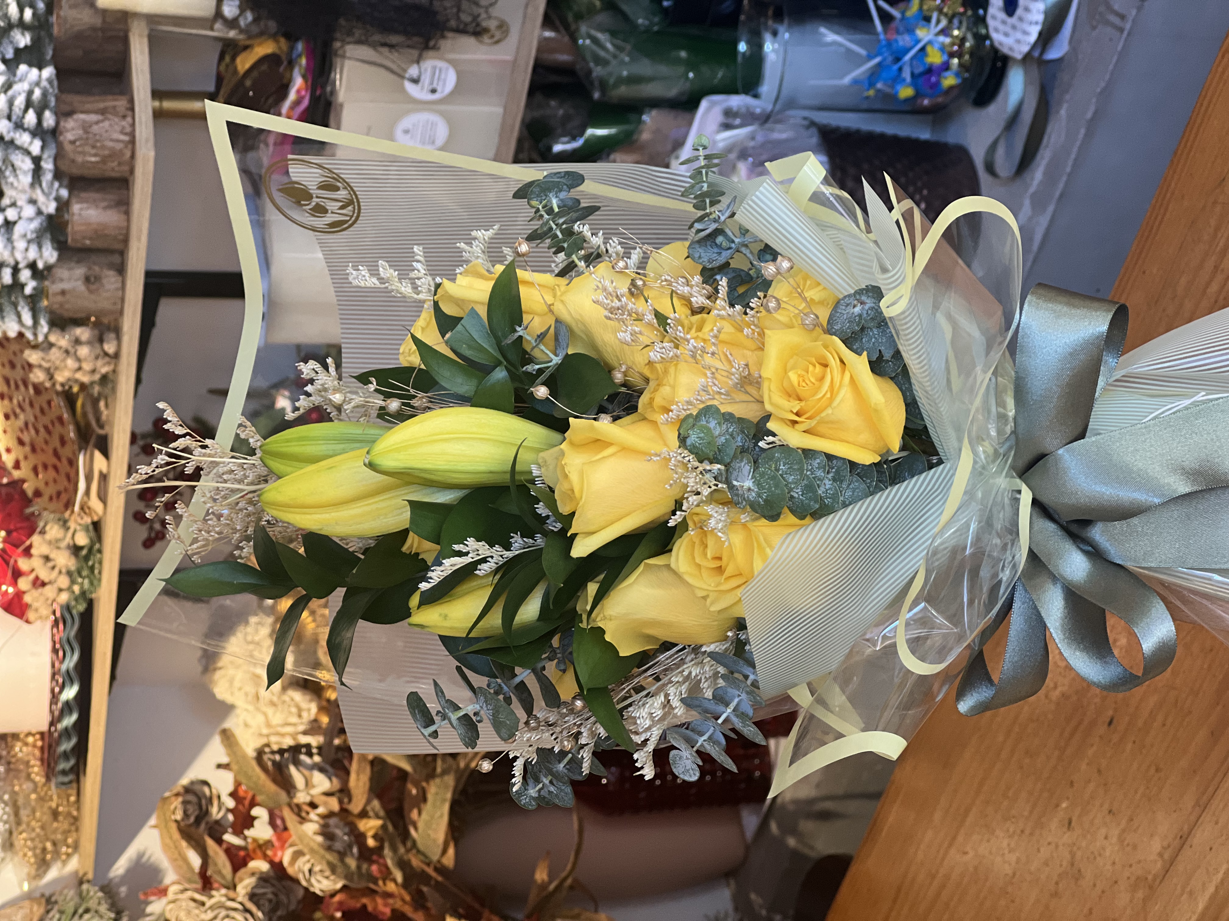 Pieza floral Rosalía — Capullitos Flores Medellín